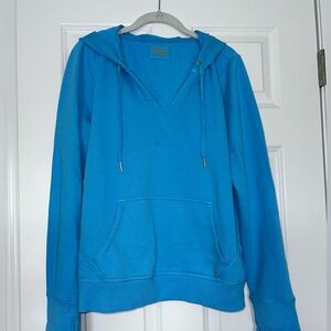 Lilly Pulitzer bondi blue Carrie pullover hooded sweatshirt size L
